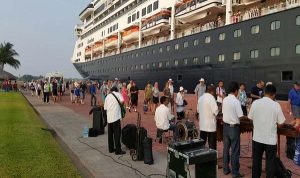 El crucero MS ZAANDAM llega a Puerto Chiapas