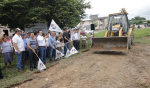 Lleva Gaudiano cancha de fútbol rápido a Las Rosas; beneficiará a 18 mil habitantes de la zona