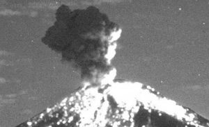 Volcán Popocatépetl registró explosión que alcanzó dos kilómetros