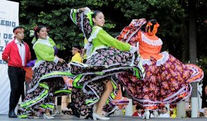 Presentaron el espectáculo de danza “Sones y colores de Veracruz”