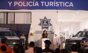 Laura Fernández da banderazo de inicio de operaciones de nuevas patrullas en Puerto Morelos