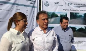 Alcaldes electos de Morena son títeres en Veracruz: Yunes Linares