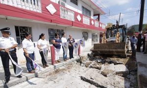 Regresa Gaudiano al Espejo II y da banderazo para reconstruir drenaje