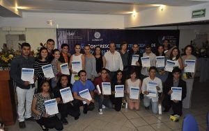 Estudiantes de la UJAT triunfan en congreso de investigadores del Conacyt