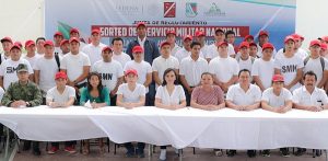 Cumplen jóvenes de Puerto Morelos trámite de cartilla militar