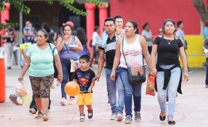 Familias disfrutan instalaciones renovadas de la Feria Yucatán Xmatkuil