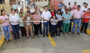 Habitantes del sector Isabel de la Parra, en San Joaquín, tienen iluminación después de 29 años