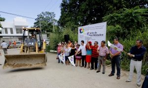 Lleva Gaudiano inversión de casi 16 millones a Ixtacomitán para construir calles y callejones