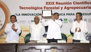 Presentan en la UJAT avances tecnológicos para el fortalecimiento agropecuario
