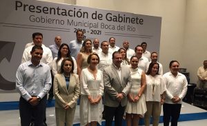 Alcalde electo de Boca del Río presenta su gabinete municipal