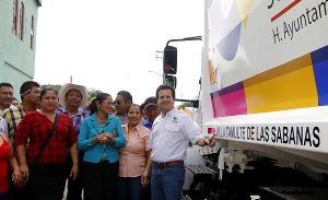 Entrega Gaudiano camión recolector e inaugura techumbre en Tocoal