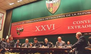 Carlos Romero Deschamps líder de los petroleros hasta el 2024