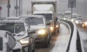 Cierran carreteras en Coahuila por primera tormenta invernal del año