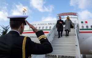 Peña Nieto arriba a París para participar en Cumbre One Planet