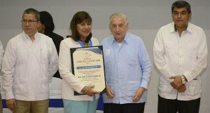 Entrega Núñez premio estatal de Derechos Humanos