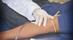 Examen de sangre permitiría detectar ocho tipos de cáncer