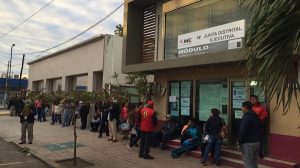 En Veracruz dejan a lo último renovar credencial del INE, largas filas para solicitarla