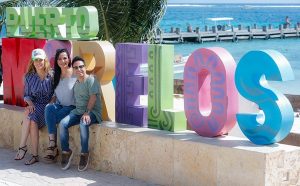 Registra Puerto Morelos auge turístico en fin de semana largo
