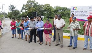 Inaugura Casilda Ruiz calles pavimentadas con concreto hidráulico en Medellín y Madero
