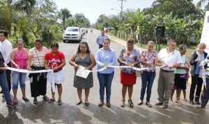 Inaugura Casilda Ruiz más de 2 km de banquetas en El Censo y Torno Largo
