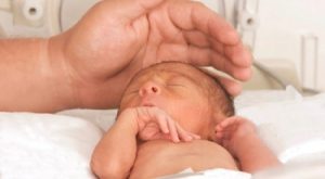Valoración oftalmológica, primordial en bebés prematuros