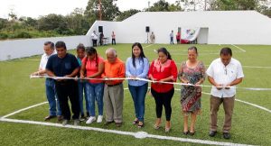 Inaugura alcaldesa Casilda Ruiz cancha de fútbol rápido con pasto sintético en Ocuiltzapotlán