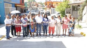 En Atasta, entrega Casilda Ruiz pavimentación de calle Jalapa, que tenía 30 años abandonada
