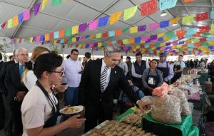Apoya GCDMX a productores rurales con «Feria Consume Local» en el Zócalo