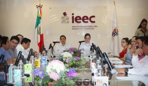 Funcionarios en Campeche que quieran reelegirse deberán separarse de su cargo: IEEC