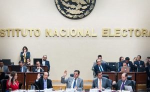 Sanciona INE por irregularidades a precandidatos