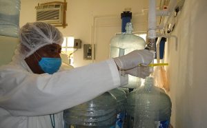 Supervisa Salud en Tabasco calidad de agua purificada y hielo