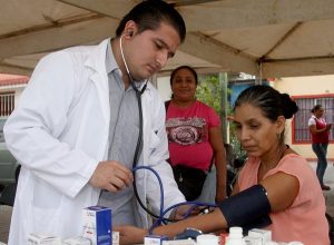 Brindan en Benito Juárez atención médica gratuita para “Una Vida Saludable”