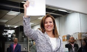 Devuelve Margarita Zavala al INE más de 2 MDP