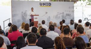 Pide Alejandro Moreno Cárdenas a universitarios construir un México competitivo