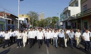 Conmemoran autoridades y obreros Día del Trabajo en Tabasco