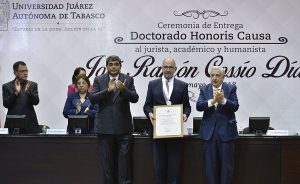 Entrega UJAT Doctorado Honoris Causa al ministro Cossío Díaz