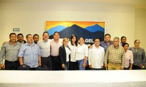 Se suman 10 alcaldes de Morena, PRI y Partido Verde al proyecto de Miguel Ángel Yunes Márquez