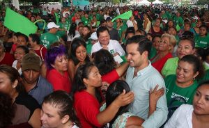Propone Pablo Bustamante un desarrollo económico que beneficie a los cancunenses