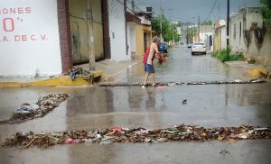 Saldo blanco en Campeche por lluvias, solo basura tapo drenajes