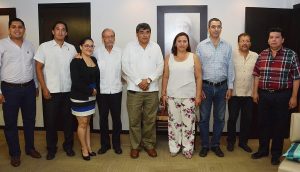 Gremio artístico entrega a la UJAT apoyo para Guatemala