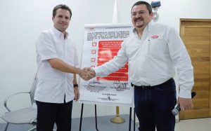Nuevo hospital, Centro de Convenciones y rehabilitar red carretera con constructores tabasqueños: Gaudiano