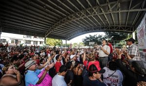 Respaldan miles de ciudadanos en el municipio de Solidaridad a Martín de la Cruz