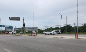 Implementa Tránsito de Benito Juárez retorno sanforizado en Boulevard Luis Donaldo Colosio
