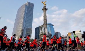 Participan 25 mil corredores en el Medio Maratón de la CDMX