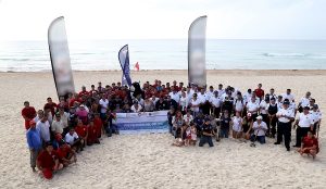 Suman esfuerzos para limpieza de playas en Cancún