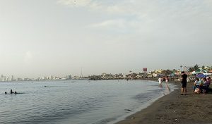 Turistas llegan desde temprano a playas de Veracruz