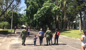 Población veracruzana visita a militares para conocer más de ellos