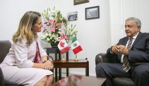 Comercio, migración y desarrollo, temas de encuentro López Obrador-Freeland