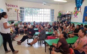 Imparten taller de “Escuela para Padres” en Benito Juárez