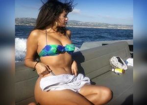 Comparte Selena Gómez fotos en sus vacaciones de verano